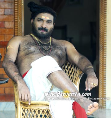 Kottayam Nazeer as Mammootty